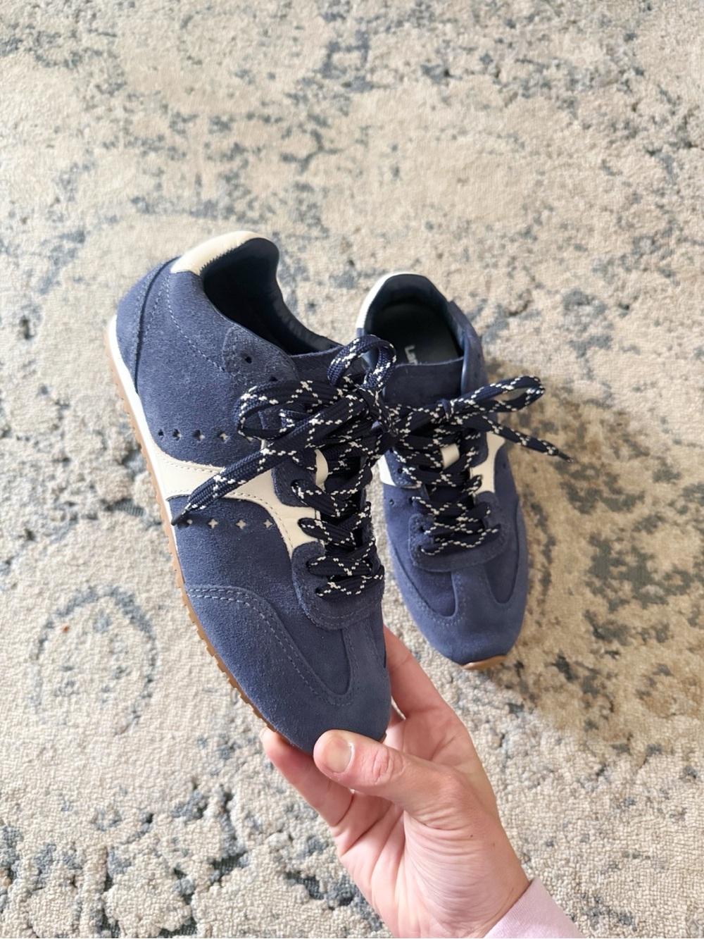 Larroude Stella Sneaker in Navy Suede Sz 6